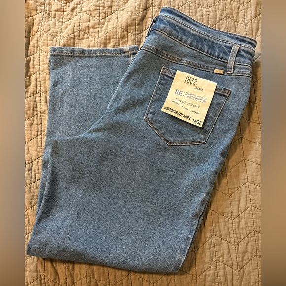 1822 Denim Light Blue Jeans - Picture 2 of 7